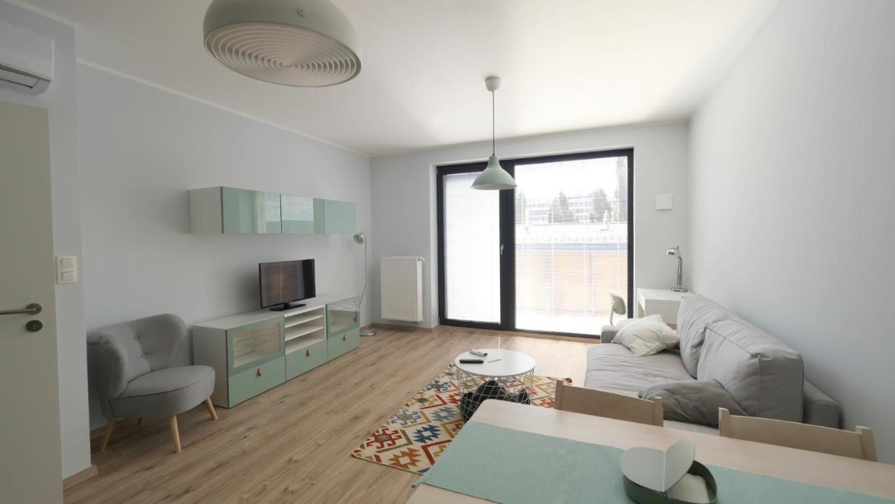 Air-Conditioned, 2 Room Apartment With Terrace Bratislava Esterno foto