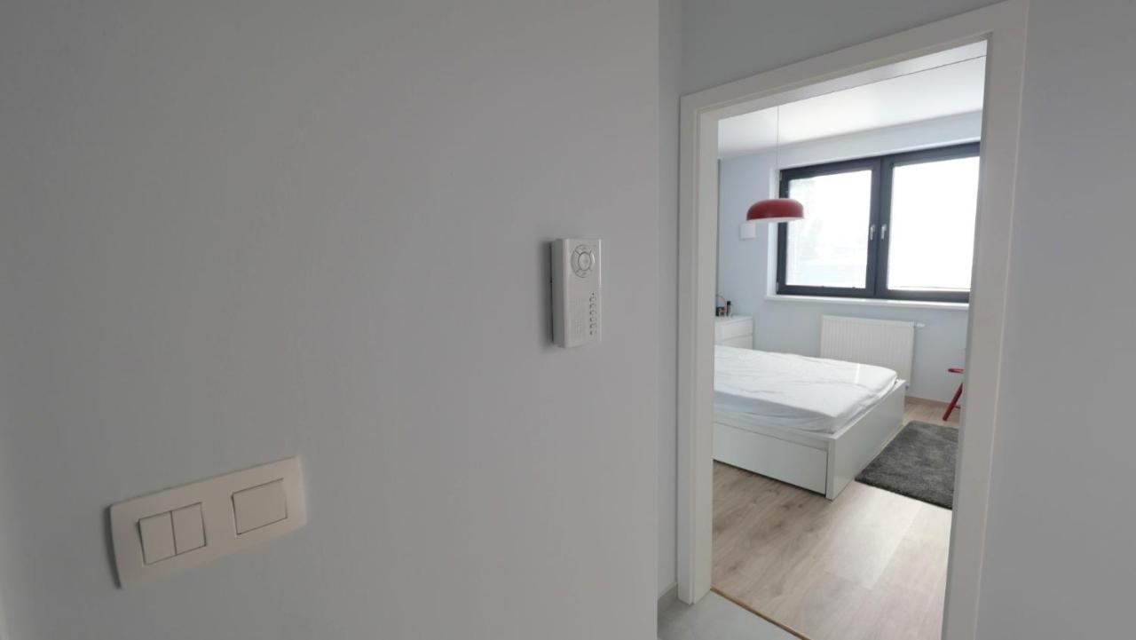 Air-Conditioned, 2 Room Apartment With Terrace Bratislava Esterno foto