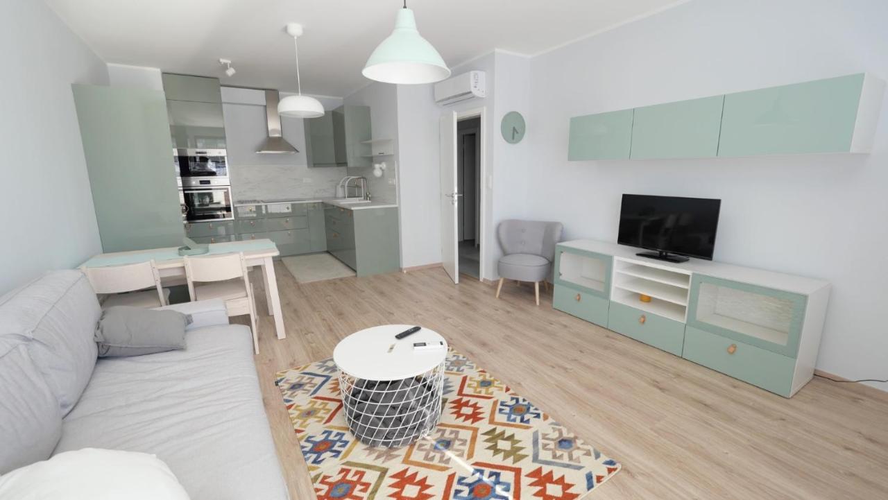 Air-Conditioned, 2 Room Apartment With Terrace Bratislava Esterno foto