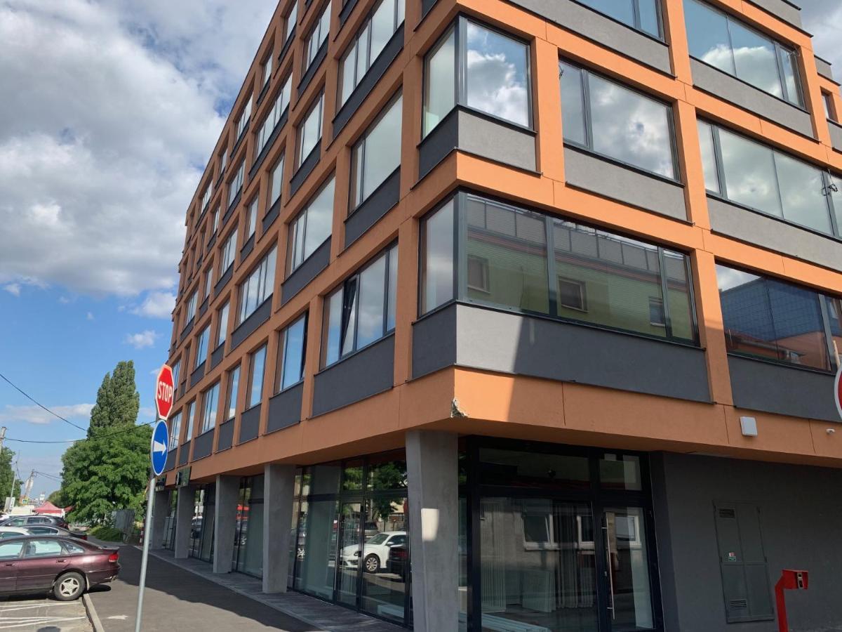 Air-Conditioned, 2 Room Apartment With Terrace Bratislava Esterno foto